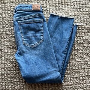 Women’s American Eagle Ankle Straight leg jeans, super stretch size 6